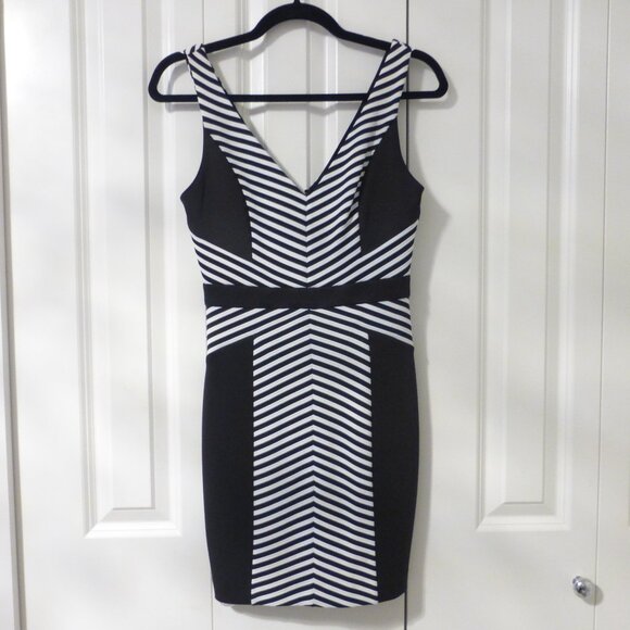 GUESS Black and white stripes colour block sleeveless dress - Picture 1 of 8